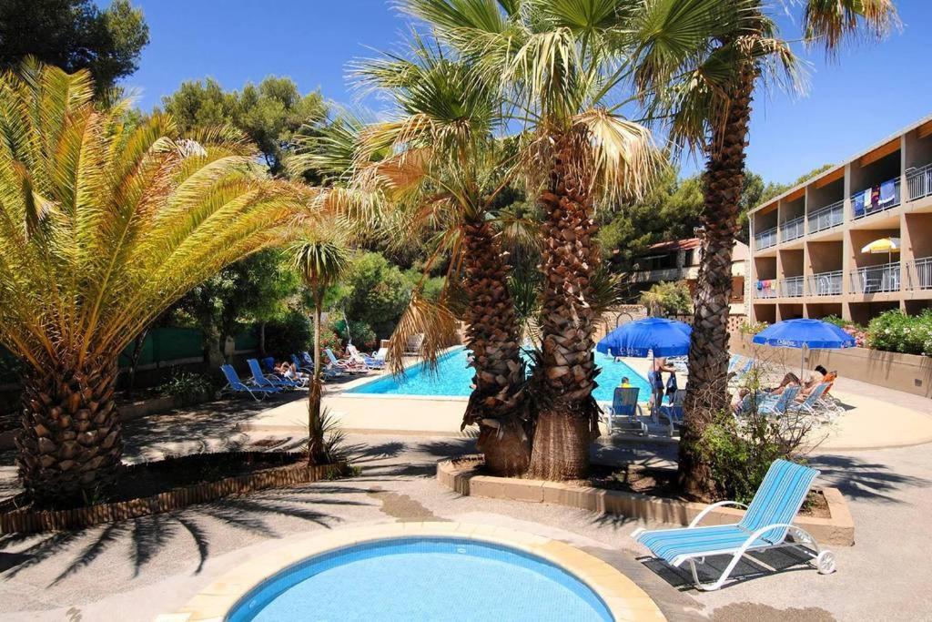 Sanary Sur Mer Appartement 30M2 T2 Avec Terrasse Piscine 10Min A Pied De La Plage Luaran gambar